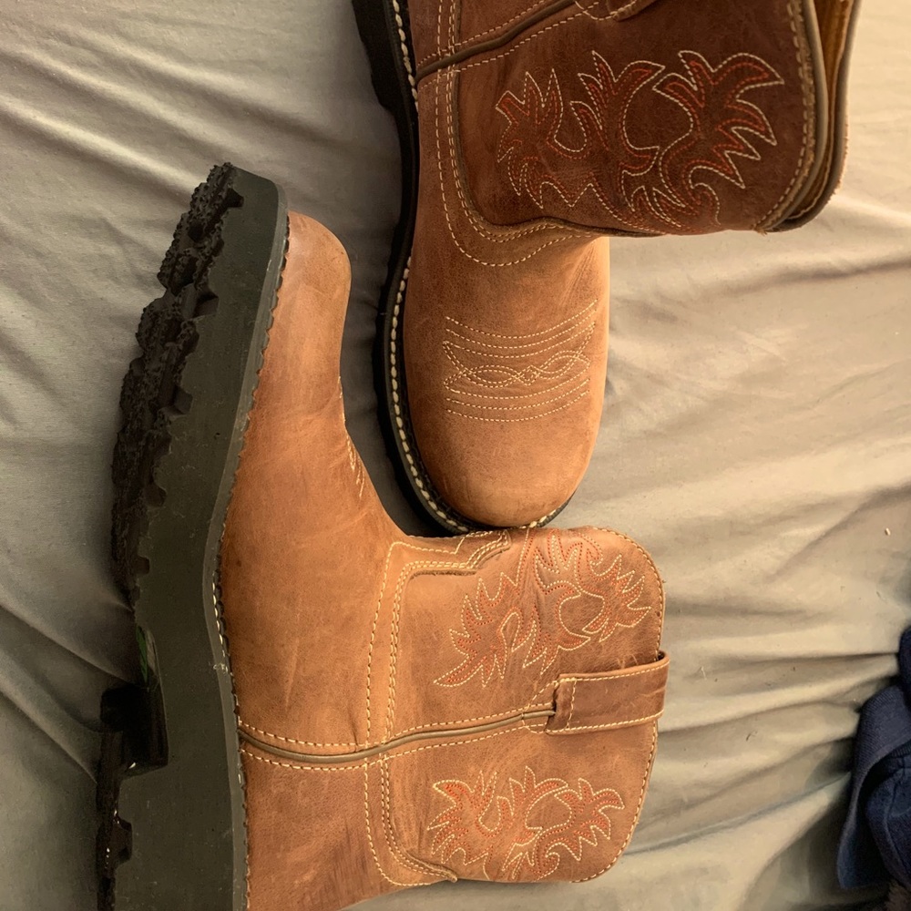 Ariat woman boots